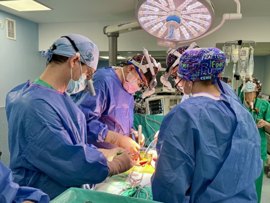 El Hospital Doctor Peset incorpora cirugía radioguiada y molecular para mejorar la localización de tumores complejos