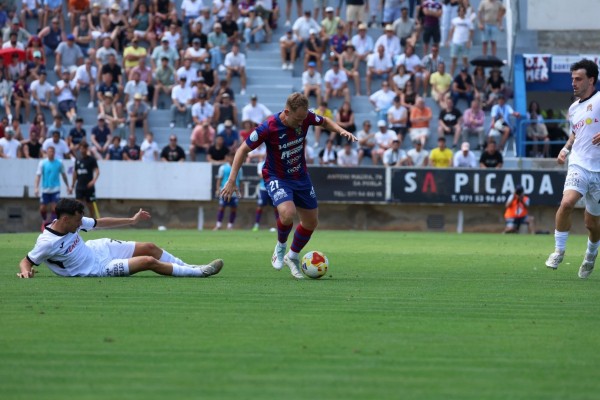 Un heroico Águilas es de Primera RFEF: sube por penaltis jugando con uno menos desde el minuto 21