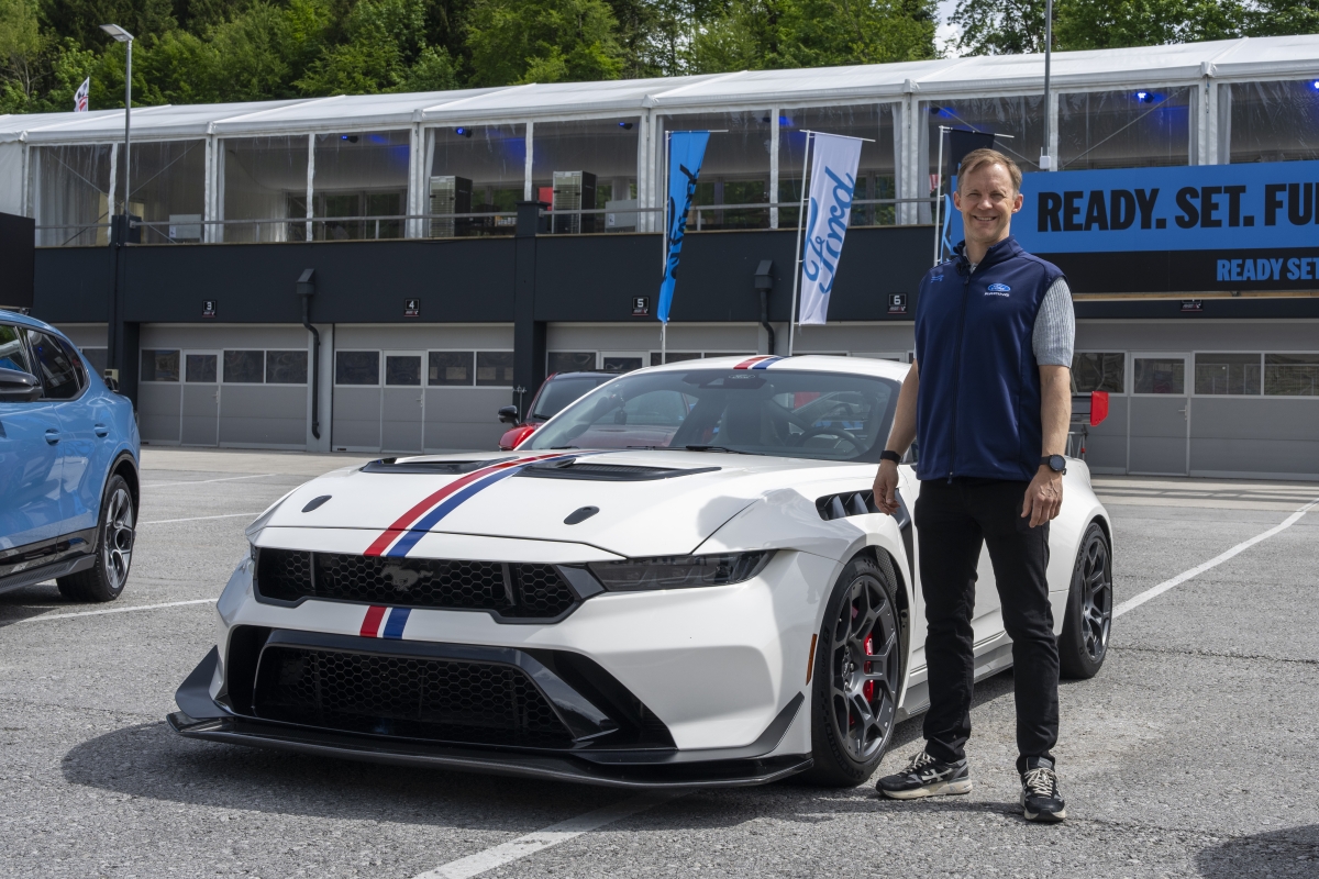 Dibujando la trazada perfecta: Así se pilota un Mustang GTD en circuito