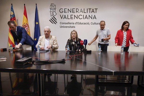 Ortí advierte a los sindicatos que las decisiones no se pueden tomar “bajo presión ni ocupación del espacio”