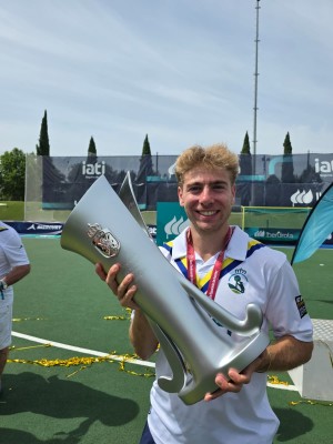 César Curiel se proclama campeón de la Liga IATI 