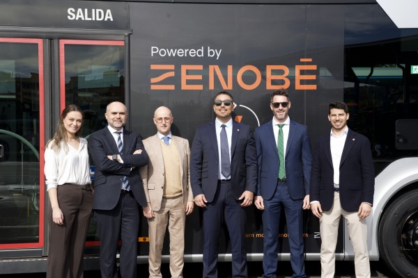 Zenobē y Vectalia firman un acuerdo marco de 120 millones para acelerar la electrificación del transporte en España