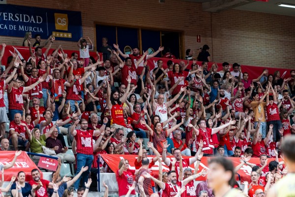 Los abonados pagan 20 euros para ver el UCAM CB-Barça de este martes y el resto del público entre 50 y 74