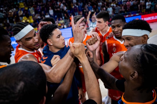 Valencia Basket enlaza por primera vez dos segundos puestos y se estrena en curso de Euroliga
