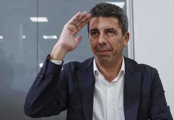 Mazón, un año sin logros propios