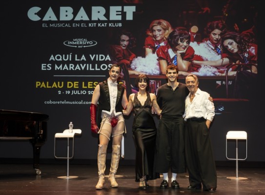 Purpurina y lágrimas: Les Arts se transforma en el Kit Kat Klub de Berlín con un 'Cabaret' inmersivo