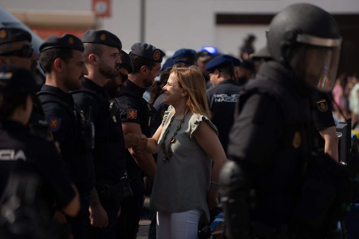 Delegada vs candidata: la actuación de la Policía en las protestas educativas pone en un brete a Bernabé 