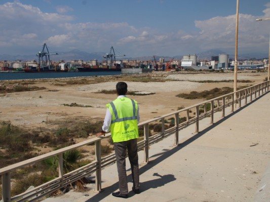 El Puerto adjudica su hidrogenera a Asmain y perfila el proyecto de la nave frigorífica