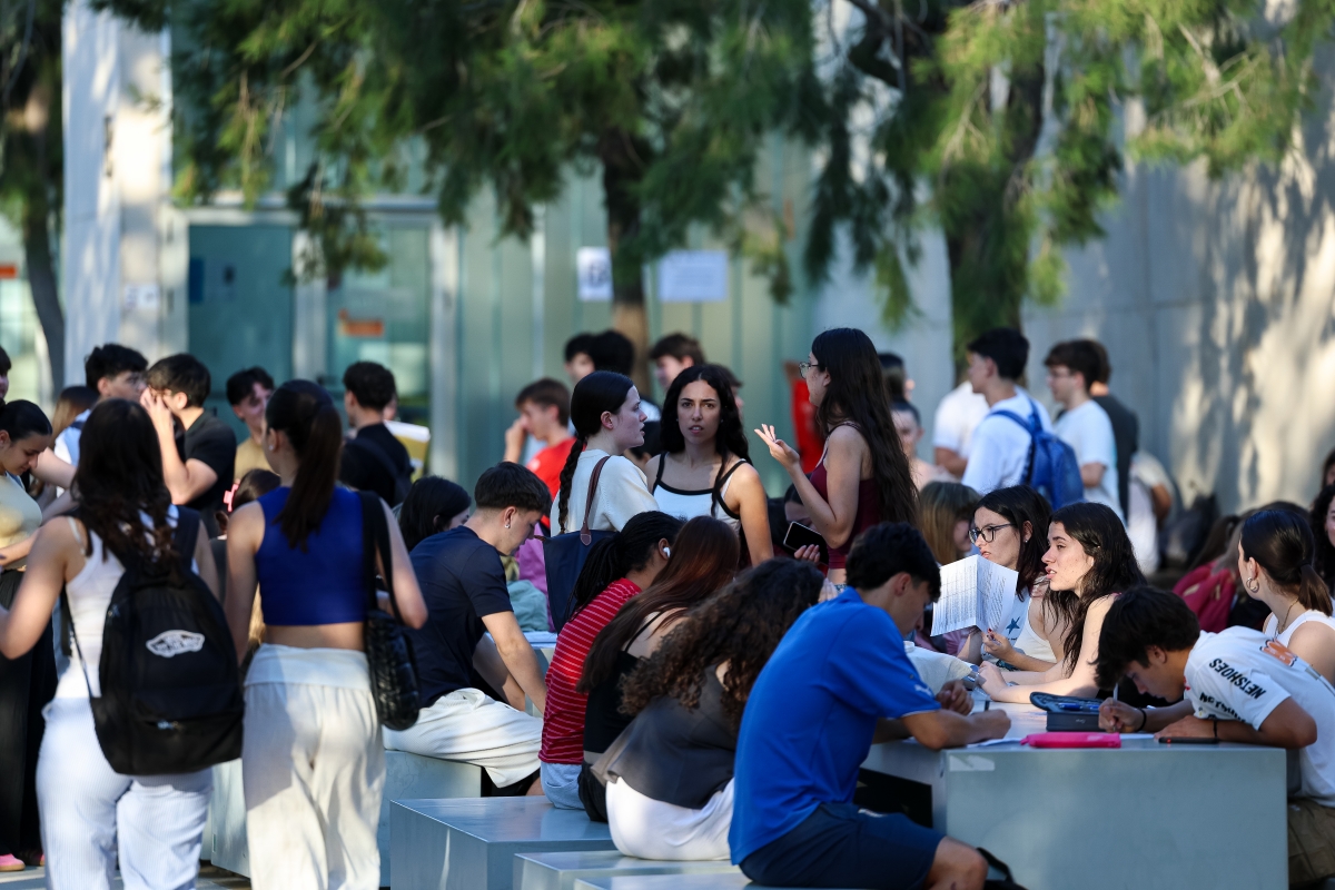 Todas las imágenes de la PAU más calurosa: 7.841 estudiantes se la juegan en la Región de Murcia