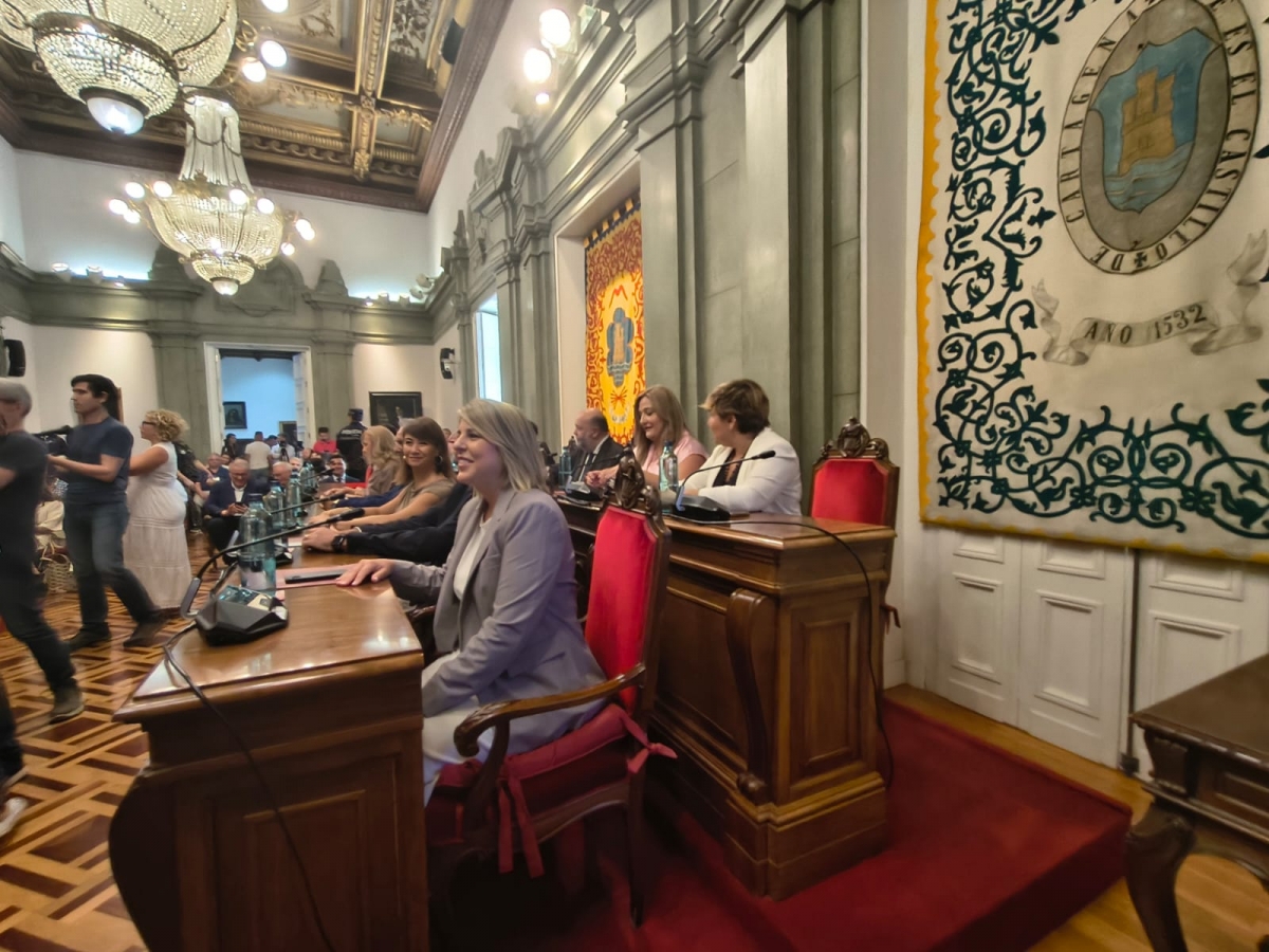 Las imágenes de la votación de la moción de censura de Cartagena contra Noelia Arroyo