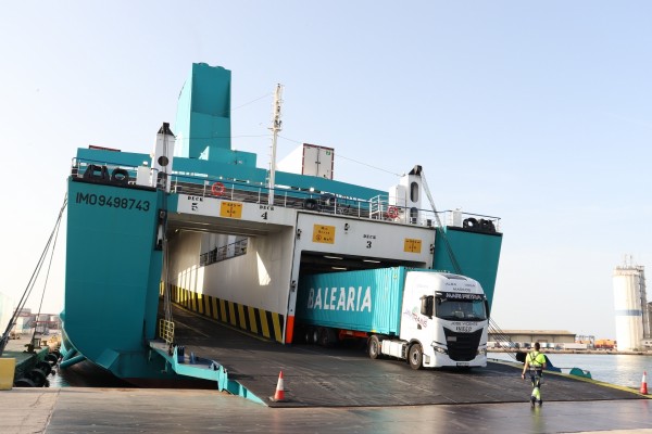 La naviera Baleària transporta más de 8,3 millones de metros lineales de mercancías 