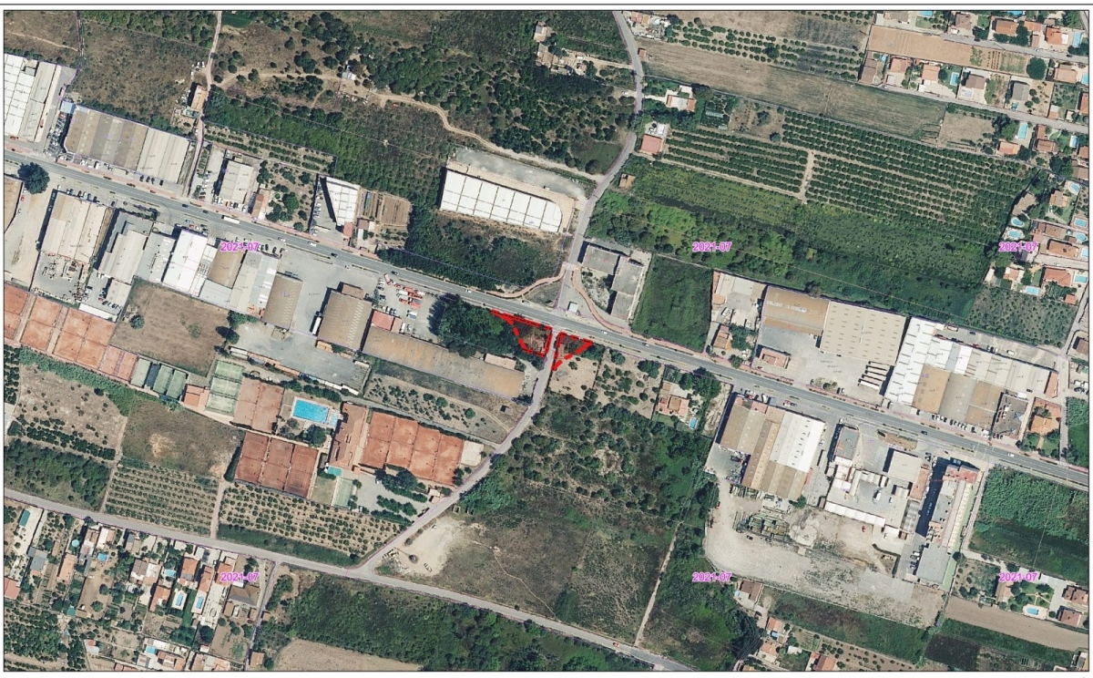 El trámite plantea la obtención de dos parcelas para completar la glorieta, con forma en el otro extremo.