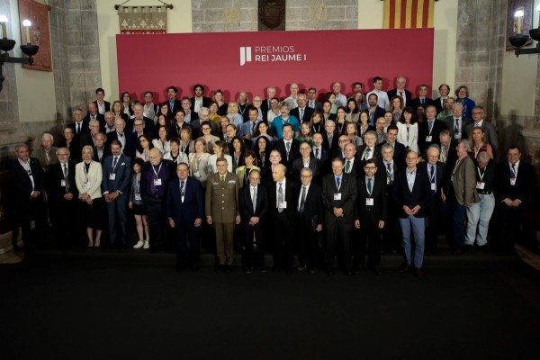 Lluís Torner, Nagore Iriberri, Ben Lehner, Borja Ibáñez, Adolfo Saiz, Samuel Sánchez y Borja Vázquez, premios Jaume I