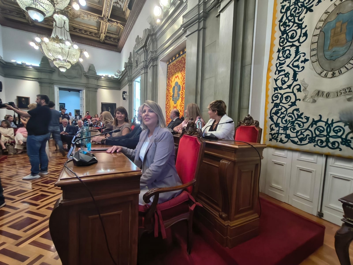 La moción de censura contra Arroyo decae tras el no del PP, Vox y Del Álamo y tres horas de tensión y opereta