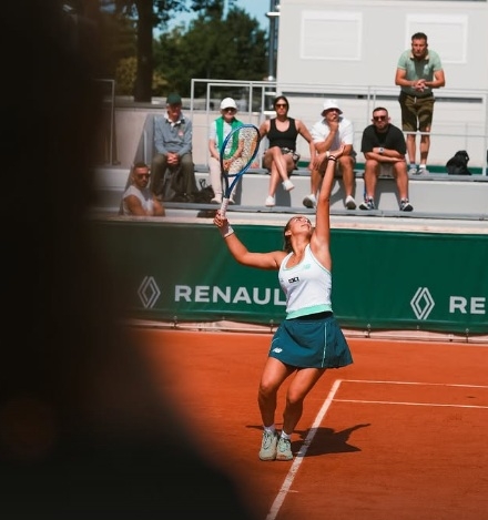 Doble 6-0 de Charo Esquiva para acceder a los octavos de final de Roland Garros