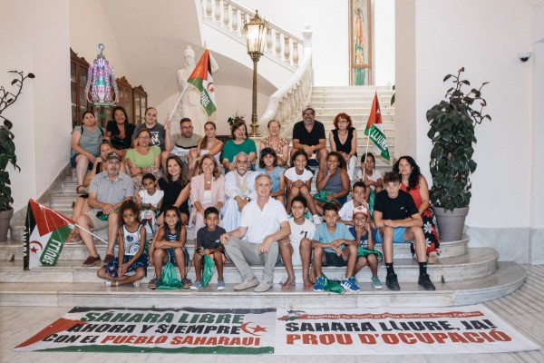 Carrasco garantiza el apoyo de Castelló a Smara para seguir con el programa 'Vacaciones en Paz' 