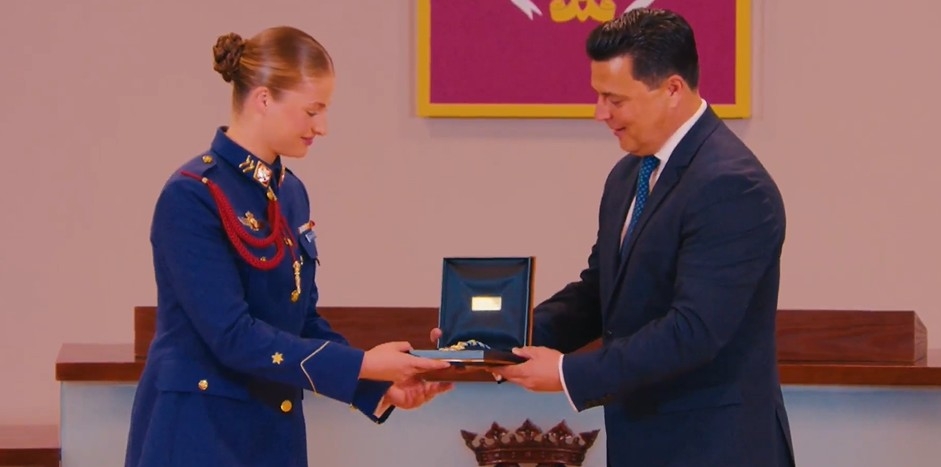 La princesa Leonor recibe la Medalla de Oro de la Villa de San Javier y es nombrada Hija Adoptiva