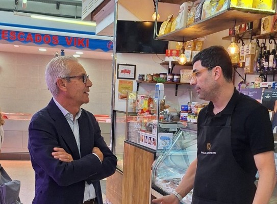 Comienzan las obras de mejora de la eficiencia energética del mercat de Rojas Clemente