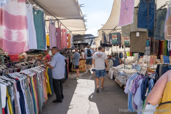 El festivo regional no altera los mercadillos de El Albujón y Los Belones