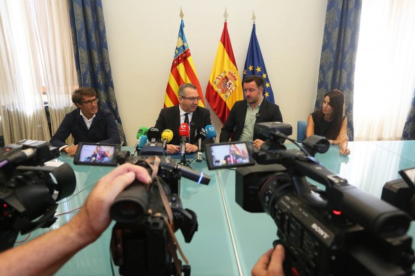 La Diputación cede la planta baja del casino a Elche: ubicará la taquillas del Gran Teatre y exposiciones 