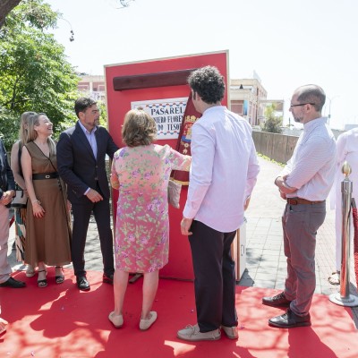 Alicante perpetúa el recuerdo de Regalado y da su nombre a la pasarela entre el Pla y La Goteta