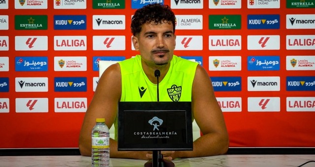Álex Muñoz, futbolista del Almería: 