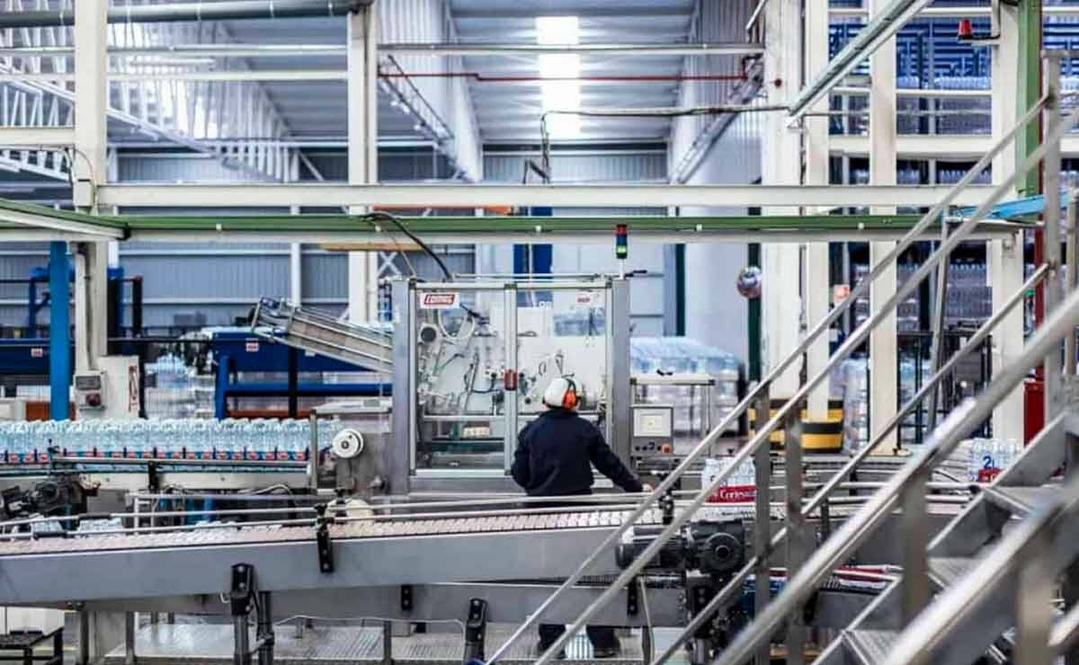 Importaco refuerza la planta de Agua de Cortes: mejora sus ventas, supera los 30 millones de facturación e invierte 700.000 euros