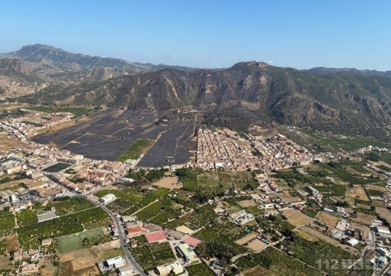 Logran estabilizar el incendio forestal de Los Garres tras más de un día sin descanso