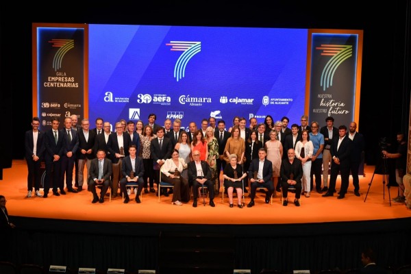 Siete nuevas empresas de Alicante se unen al Club de Empresas Centenarias