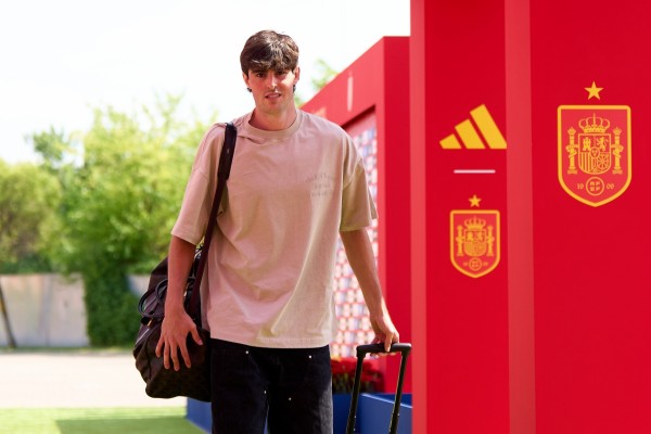 Javi Guerra, convocado con España para el amistoso ante Irak