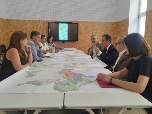 Alicante y Elche impulsan una línea de transporte de alta capacidad que una puntos estratégicos de ambas ciudades