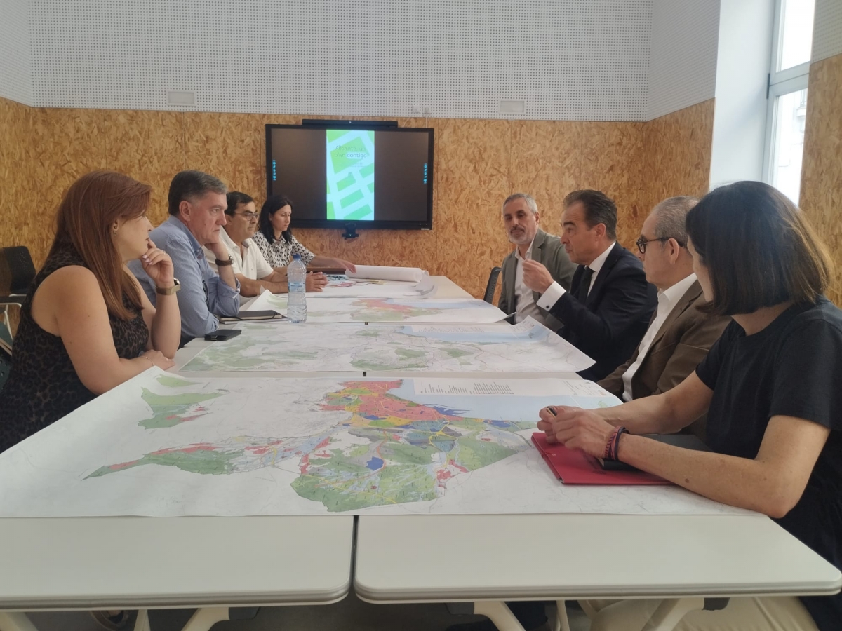 Alicante y Elche impulsan una línea de transporte de alta capacidad que una puntos estratégicos de ambas ciudades