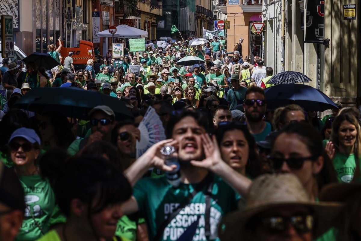 Una nueva manifestación de docentes advierte que 