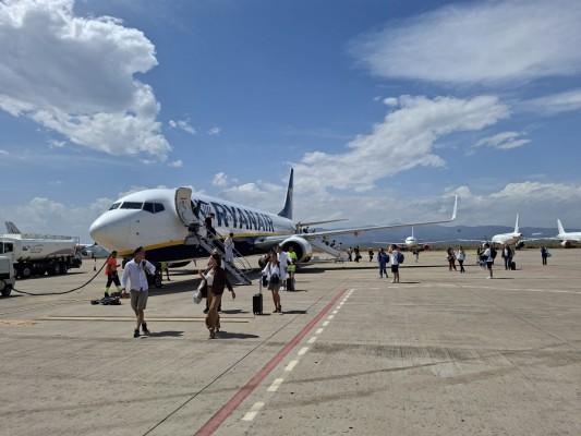 El aeropuerto de Castellón reactiva la ruta a Oporto con dos vuelos semanales en la temporada estival 