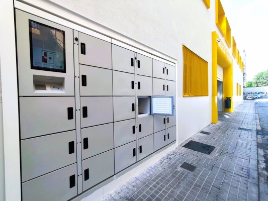 El Mercado de Novelda ya permite recoger la compra a cualquier hora con taquillas inteligentes y refrigeradas