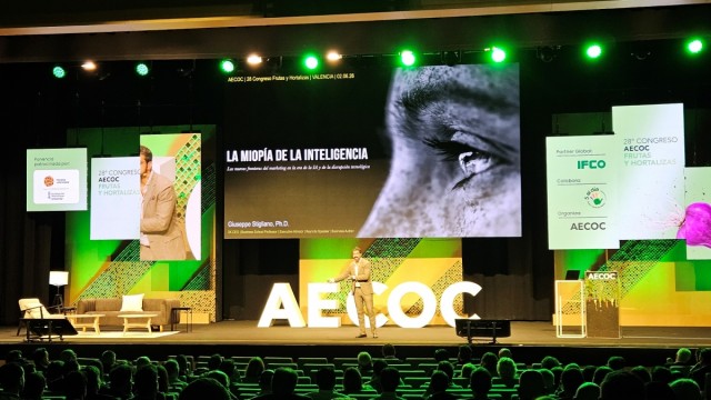 El origen de la fruta se impone al precio: el 63% de los consumidores está dispuesto a pagar más