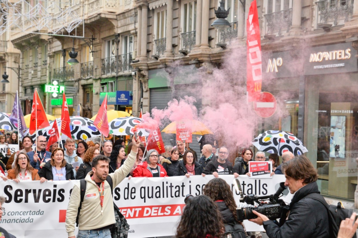 Tres sindicatos de la enseñanza concertada amplían la huelga para todo el 17 de junio