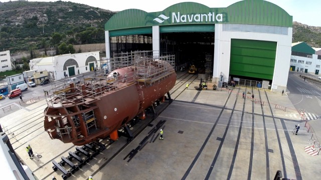 Navantia destina cerca de tres millones de euros al suministro de 700.000 litros anuales de combustible en su astillero de Cartagena 