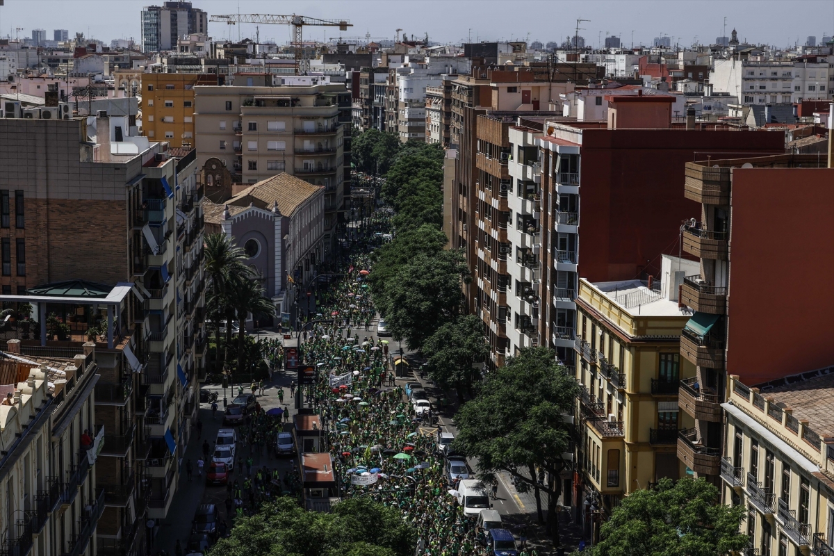 Una nueva manifestación de docentes advierte que 