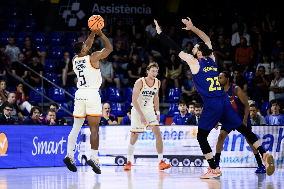 Un UCAM CB majestuoso fuerza el tercer partido ganando en el Palau y sigue queriendo las semifinales