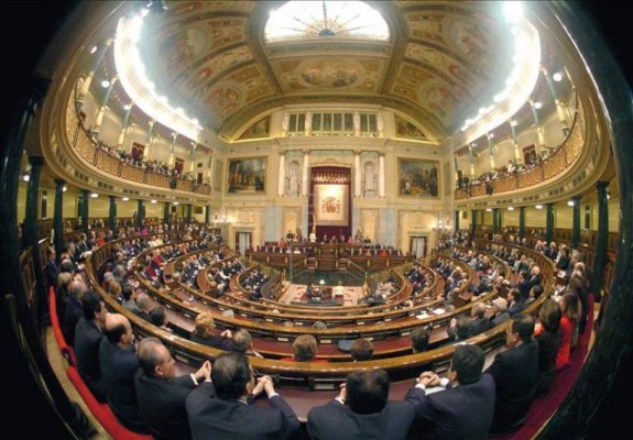 El Congreso debate el martes la reforma de la Ley de Extranjería, con incógnita del PP