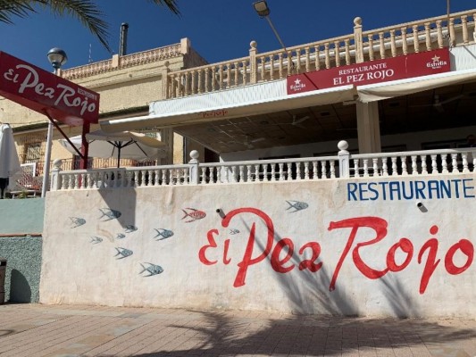 El restaurante 'Bocana' de Cabo de Palos crece con la adquisición del histórico 'El Pez Rojo', que cierra por jubilación