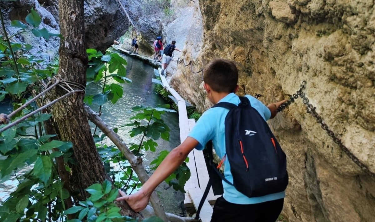Ofertan 200 plazas para escolares murcianos en los campamentos de verano de Los Urrutías y Los Alcázares
