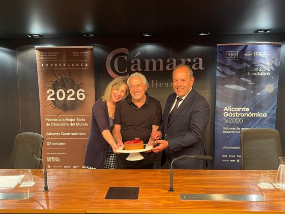 En busca de la mejor tarta de chocolate: 500 reposteros optan al premio de Alicante Gastronómica