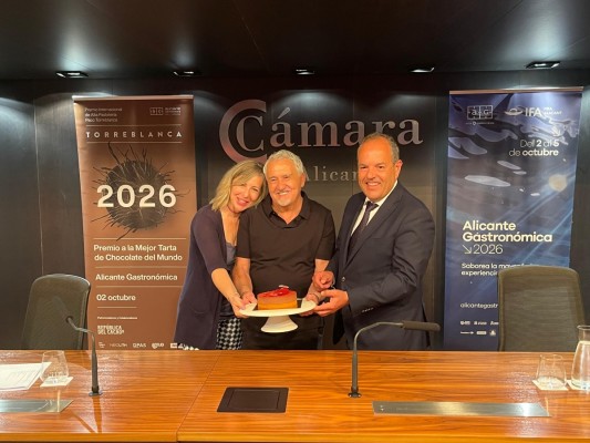 En busca de la mejor tarta de chocolate: 500 reposteros optan al premio de Alicante Gastronómica