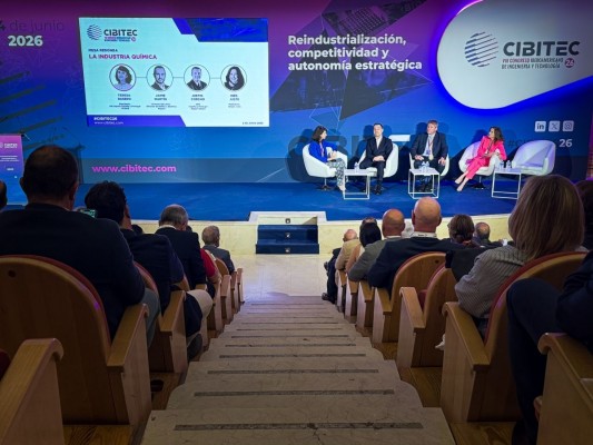Expertos e industria piden acelerar la reindustrialización para reforzar la autonomía estratégica de España