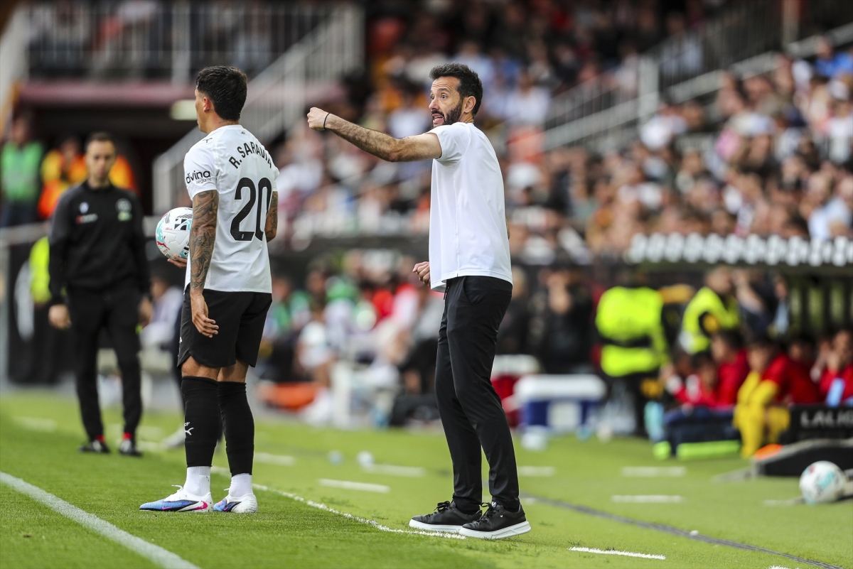 Reforzar el lateral derecho, la mayor urgencia del Valencia CF para la pretemporada
