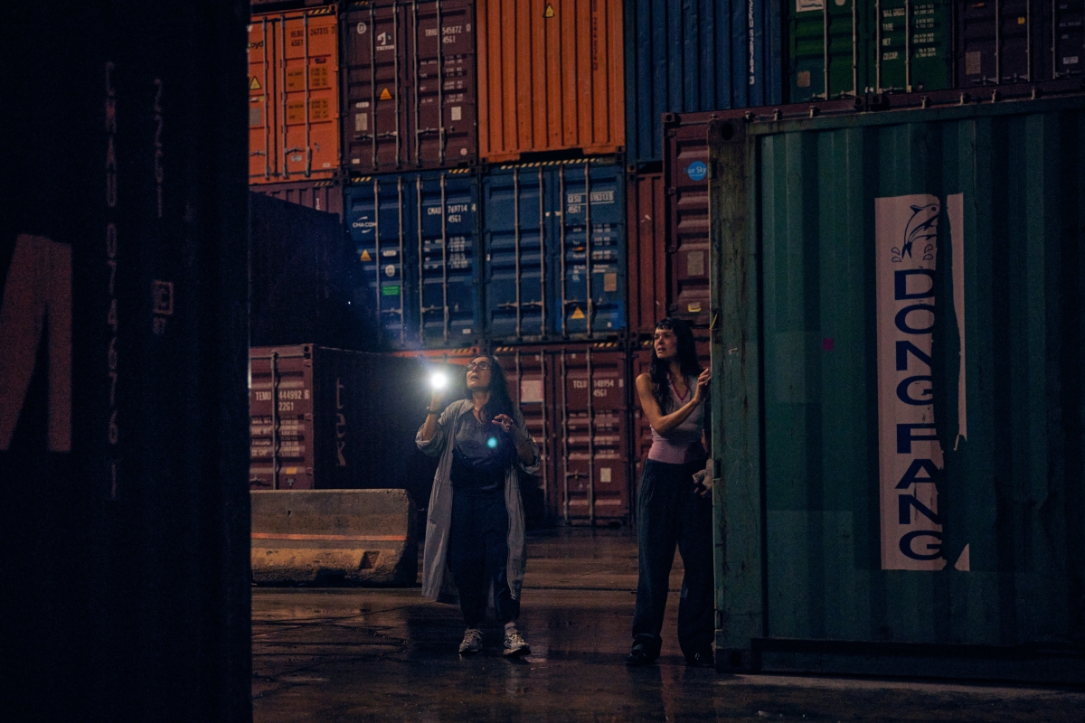 Candela Peña y Ana Rujas en una escena de la película.