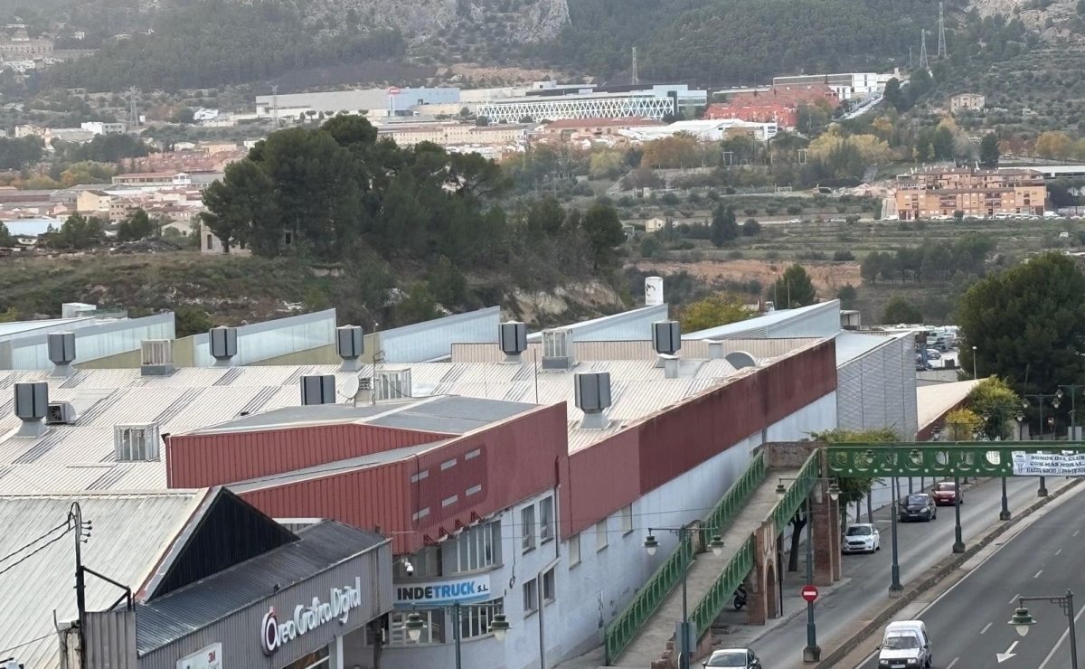 Cada día se formalizan 90 contratos laborales en l'Alcoià-el Comtat: el 40% en la industria