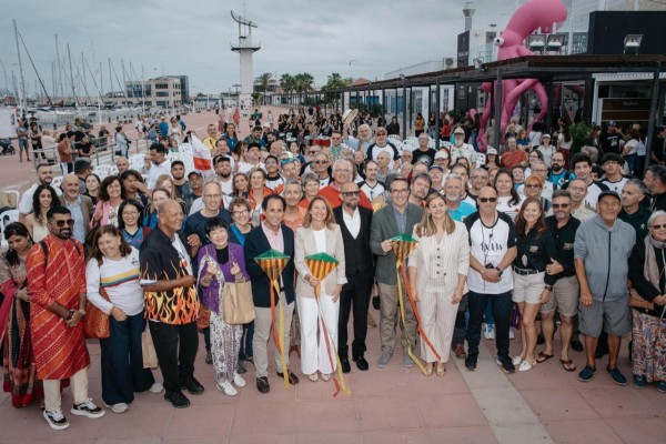 Castelló mira al cielo y da la bienvenida a los participantes del III Festival del Viento de 22 países